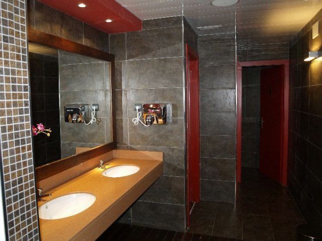 6y9 Local Liberal En Barcelona - Swinger Club in Barcelona, Spain