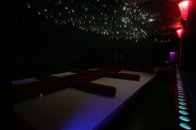 6y9 Local Liberal En Barcelona - Swinger Club in Barcelona, Spain