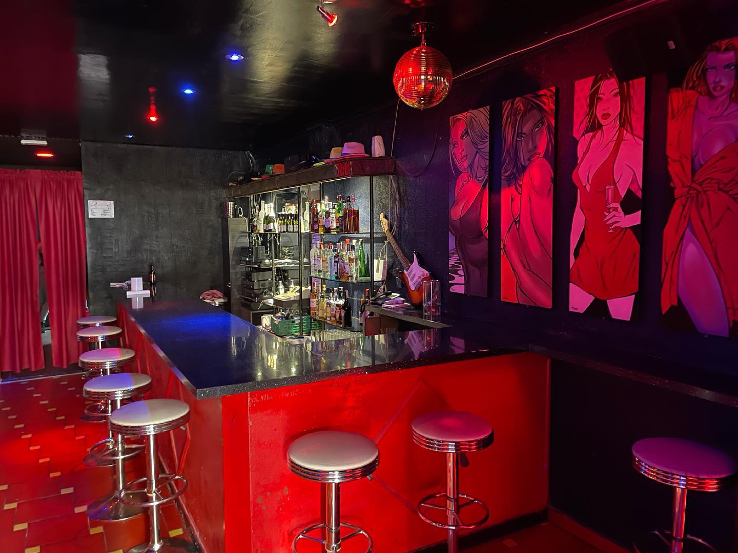 Ana's Bar Benidorm - Nightclub in Benidorm, Spain
