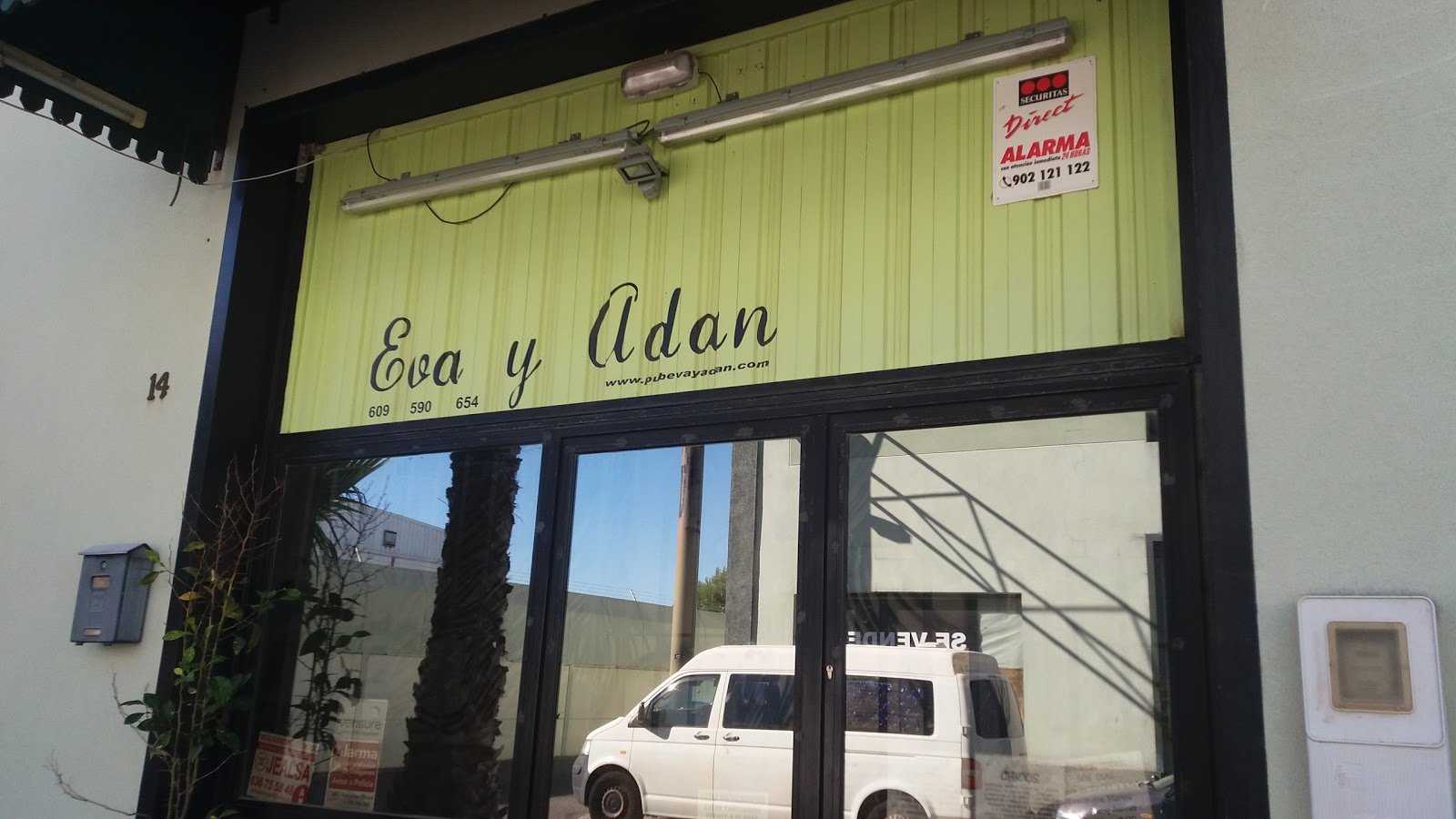 Pub Eva Y Adan - Swinger Club in El Puerto De Santa Maria, Spain