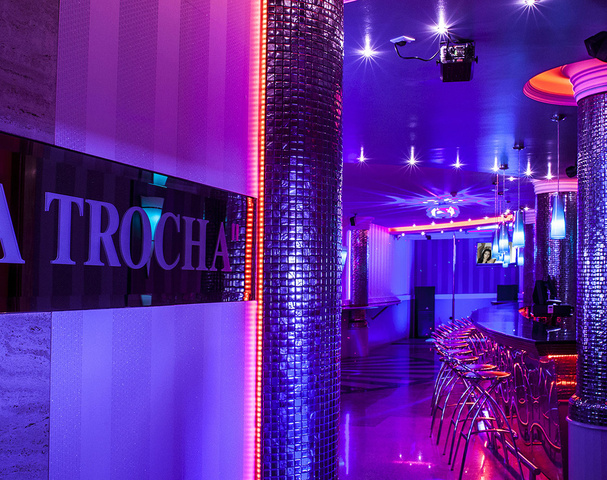 Hotel Sala X La Trocha - Nightclub in El Verger, Spain