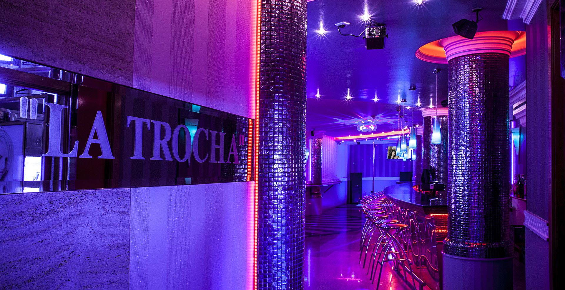 Hotel Sala X La Trocha - Nightclub in El Verger, Spain