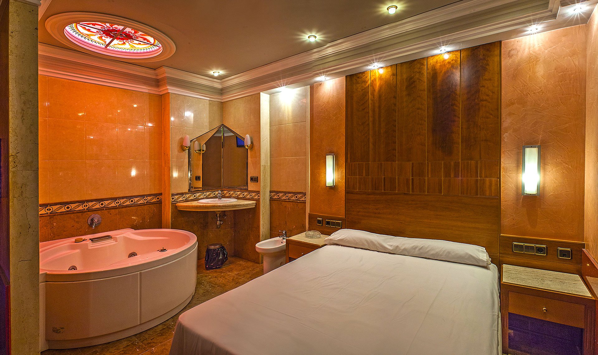 Hotel Sala X La Trocha - Nightclub in El Verger, Spain