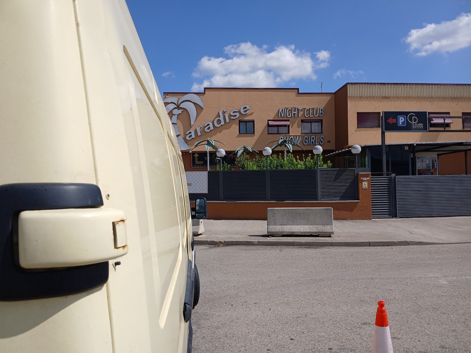 Club Paradise - Nightclub in La Jonquera, Spain