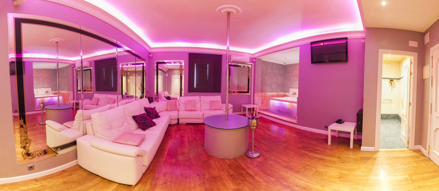 Sala Flowers - Brothel in Las Matas, Spain