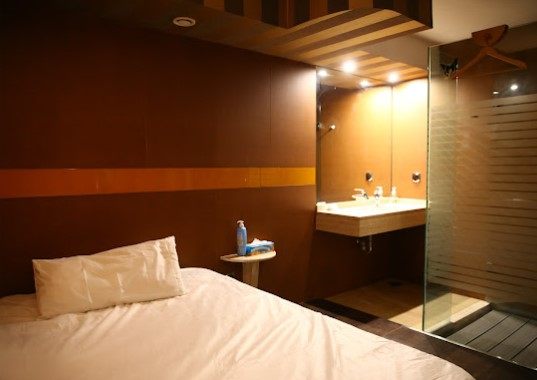 Agua Y Masaje - Erotic Massage in Madrid, Spain