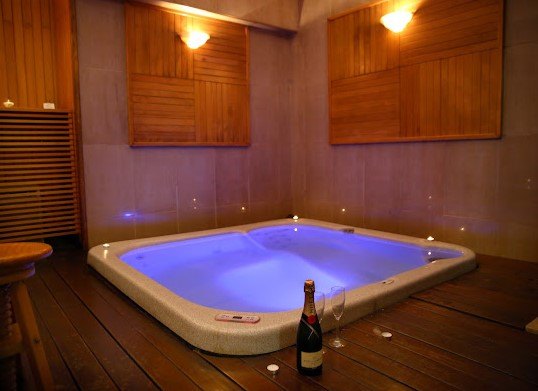 Agua Y Masaje - Erotic Massage in Madrid, Spain