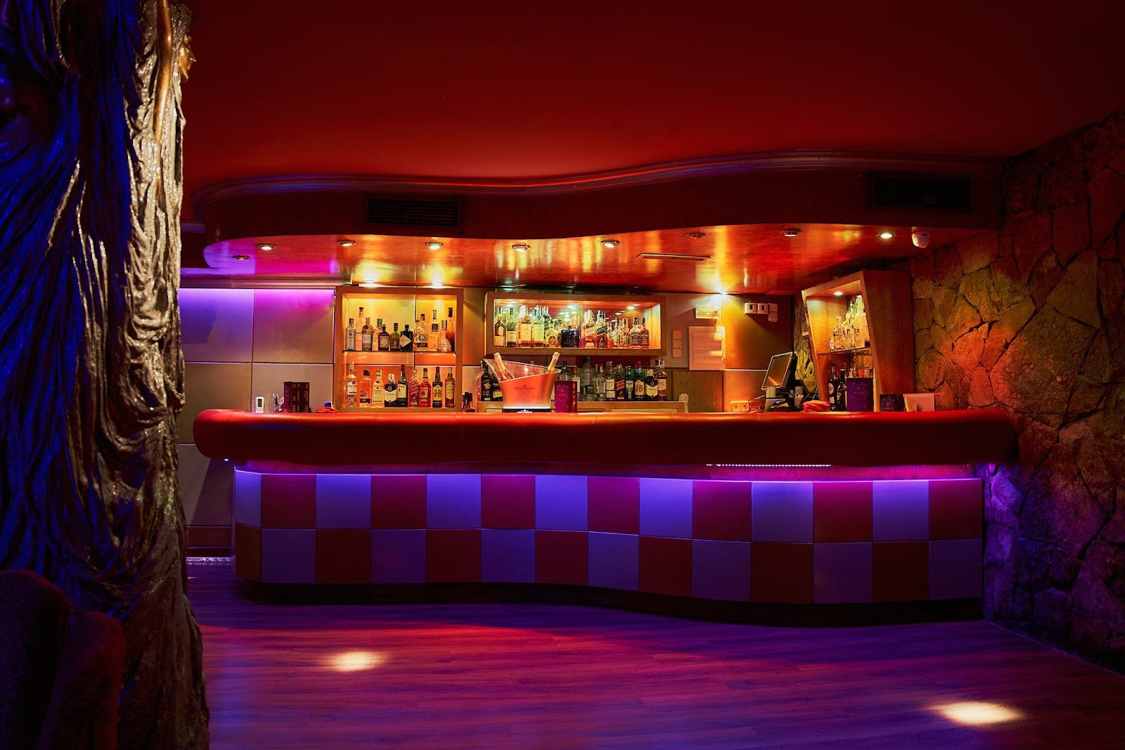 New Girls Cabaret - Nightclub in Madrid, Spain