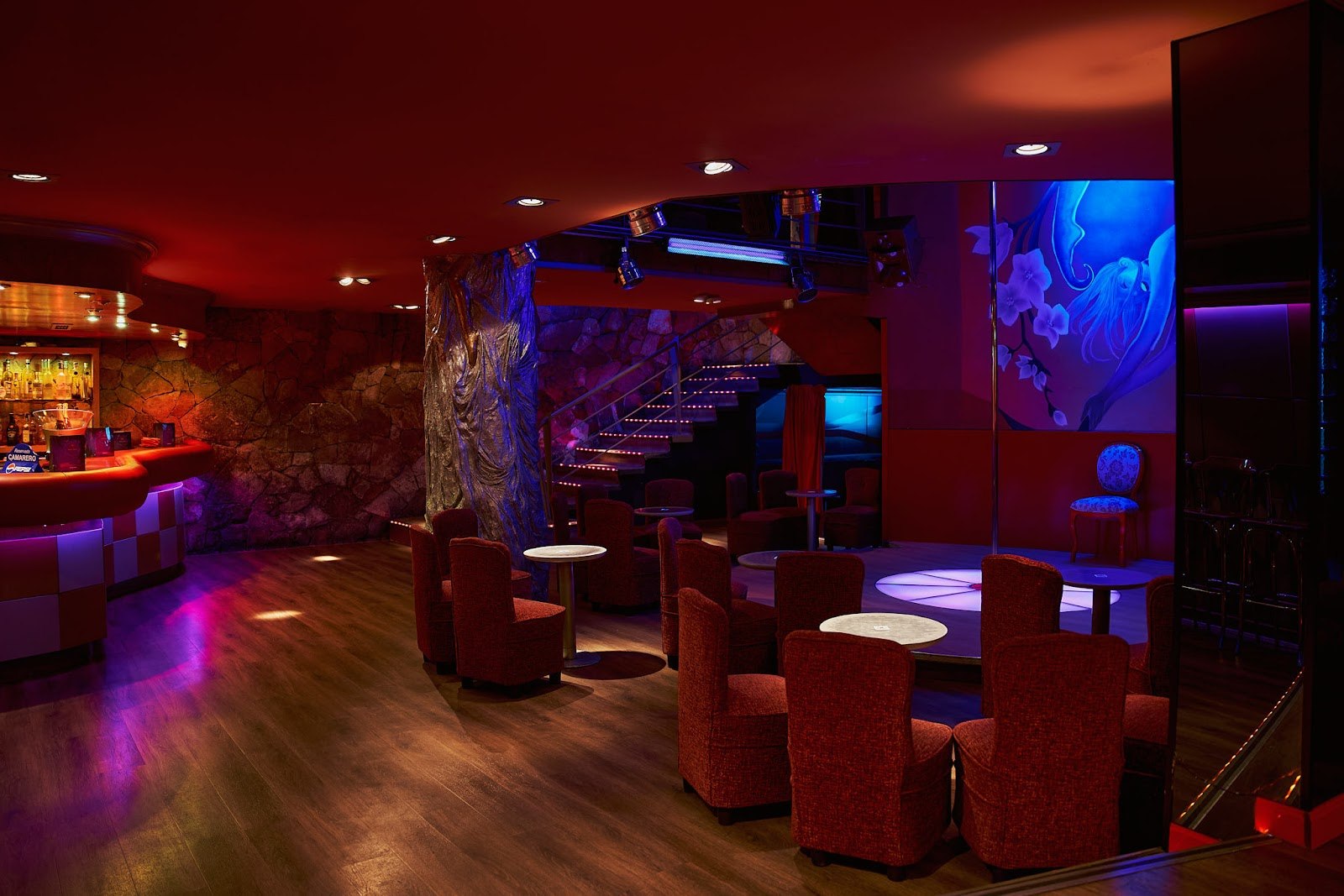 New Girls Cabaret - Nightclub in Madrid, Spain