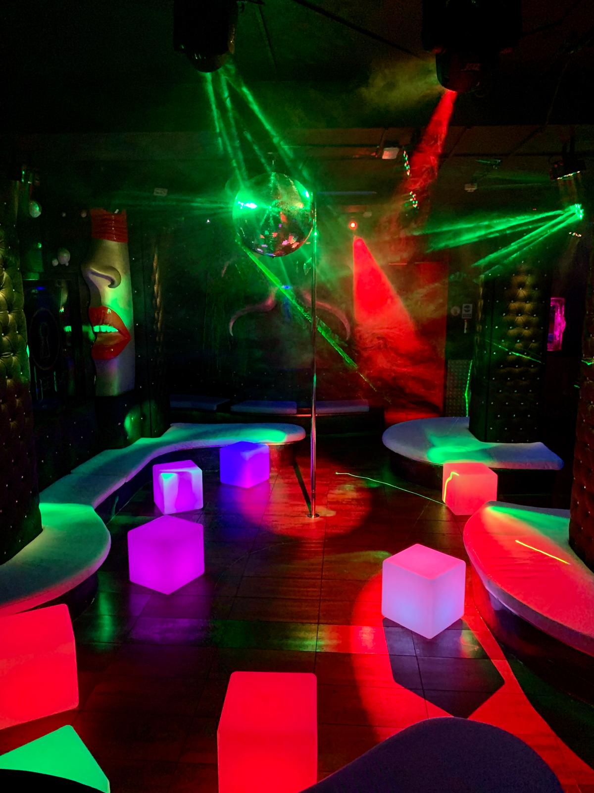 Encuentros Vip Madrid- Club Swinger Liberal - Swinger Club in Madrid, Spain