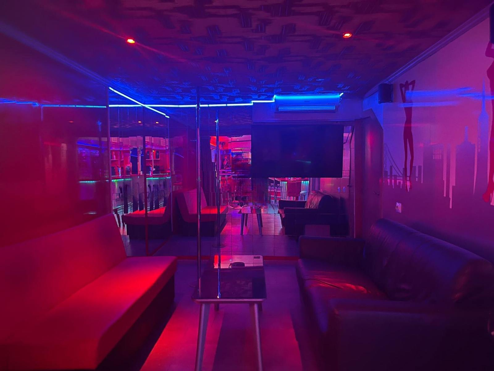 Club California - Nightclub in Marbella, Spain