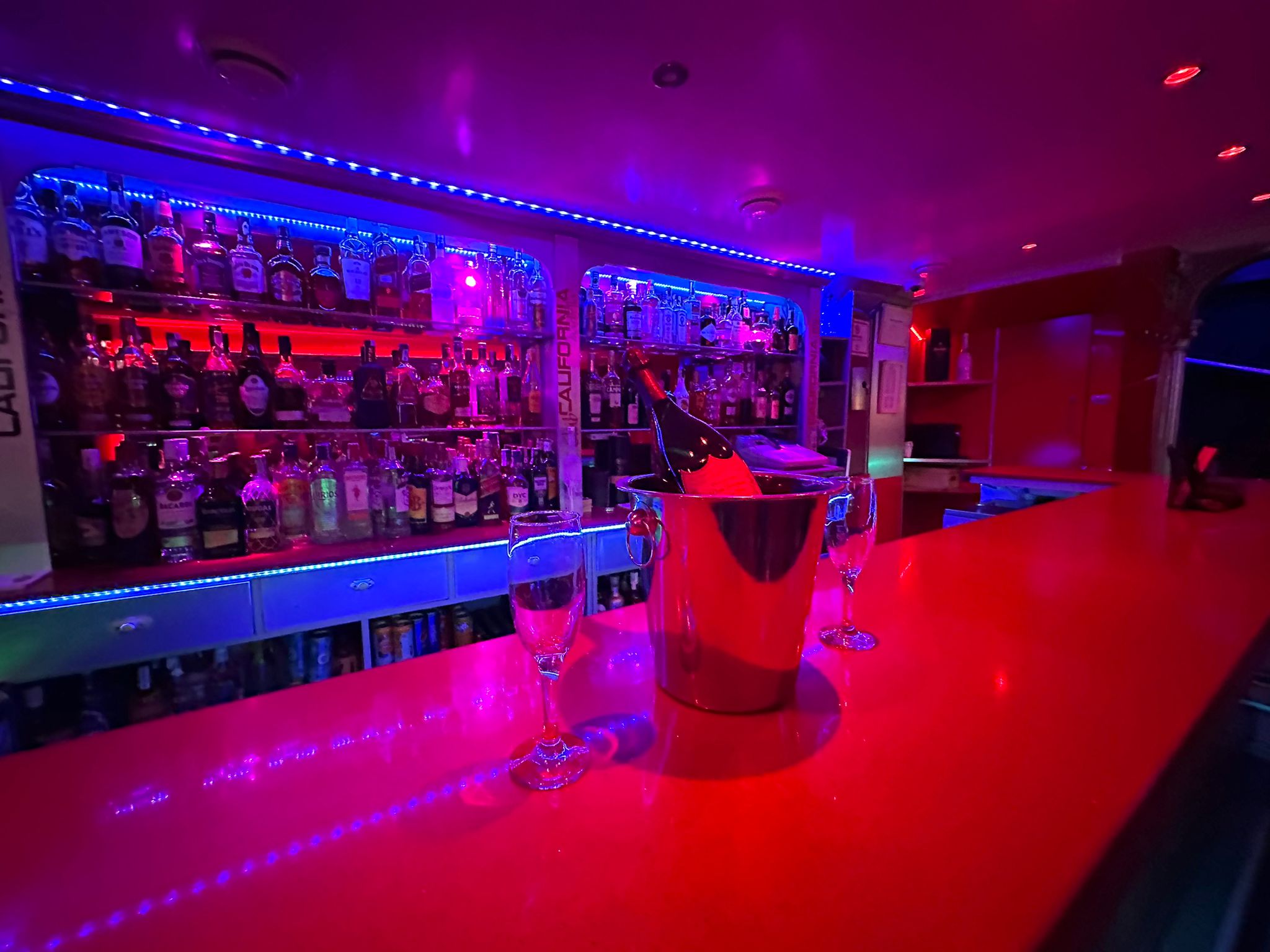 Club California - Nightclub in Marbella, Spain