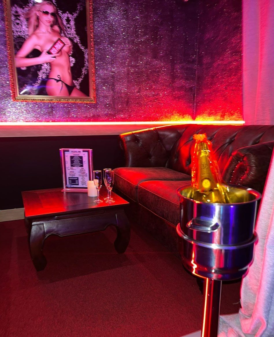 Level One Gentlemen's Club - Nightclub in Marbella, Spain