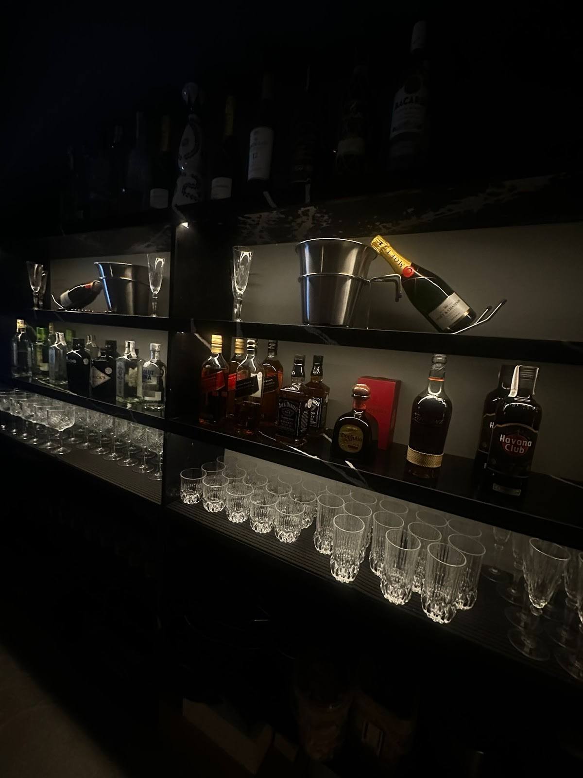 Club Night Flight | Escorts Mallorca - Escort Agency in , Spain