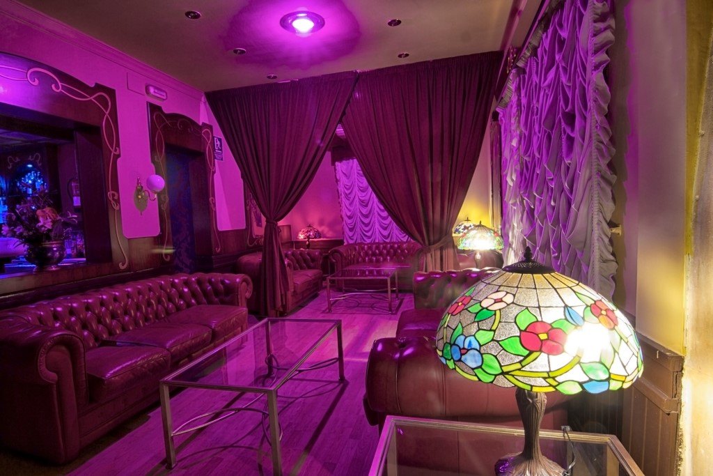 Delfos Girls - Nightclub in Palma, Spain