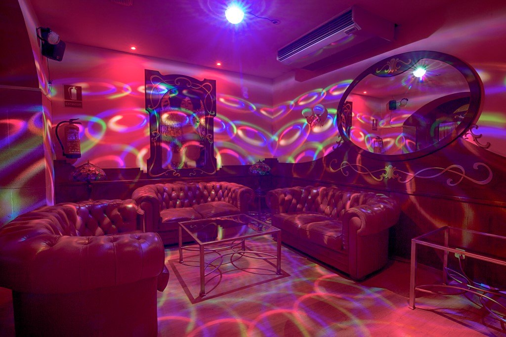 Delfos Girls - Nightclub in Palma, Spain