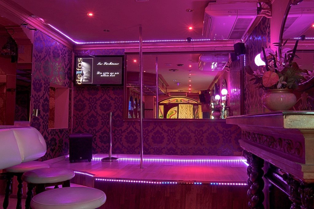 Delfos Girls - Nightclub in Palma, Spain