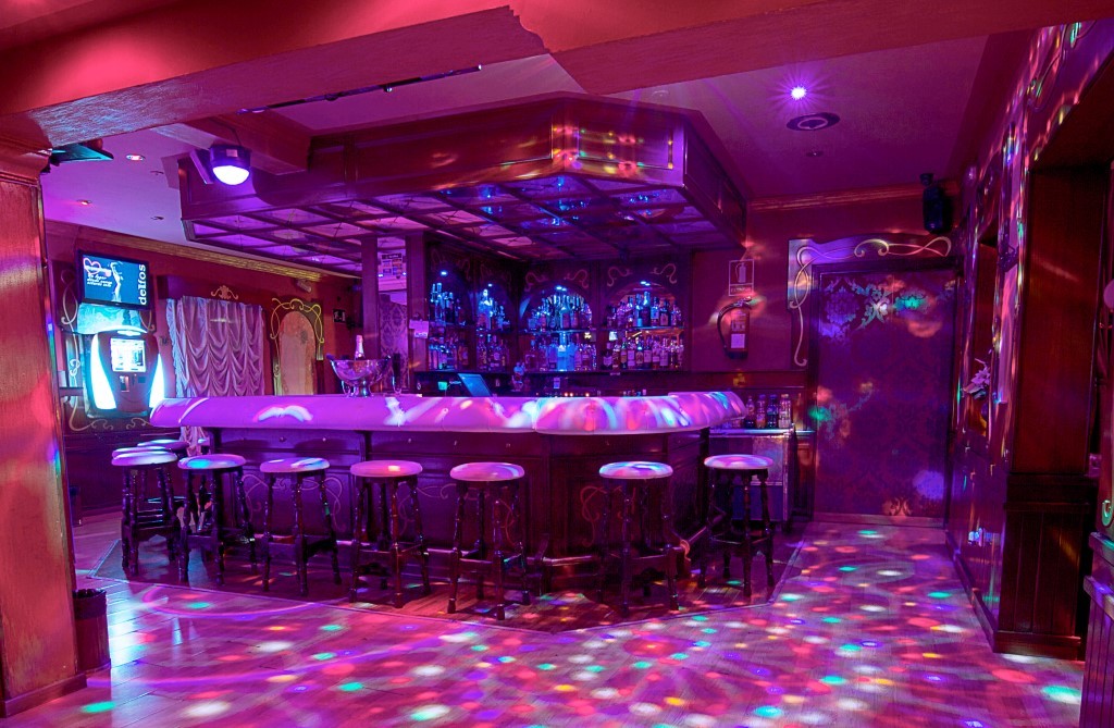 Delfos Girls - Nightclub in Palma, Spain