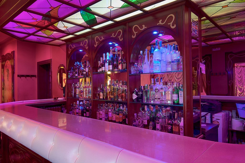 Delfos Girls - Nightclub in Palma, Spain