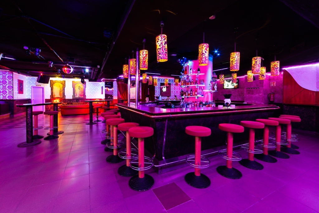 Delfos Girls - Nightclub in Palma, Spain