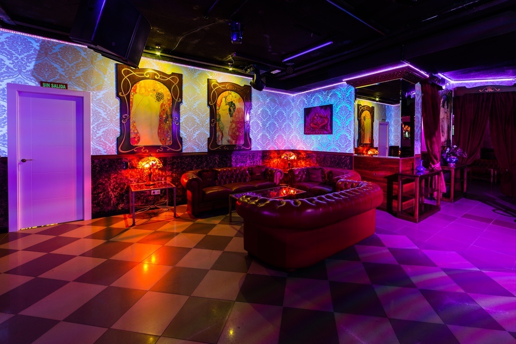 Delfos Girls - Nightclub in Palma, Spain