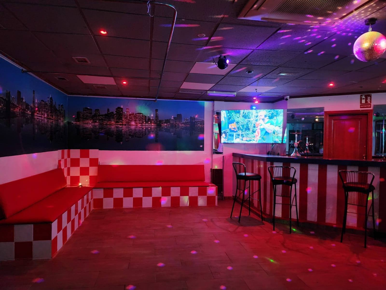 Night Club Glamour - Nightclub in Playa Blanca, Spain