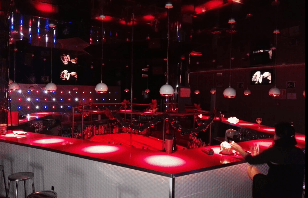 Sala Glamour - Nightclub in Riba Roja De Turia, Spain