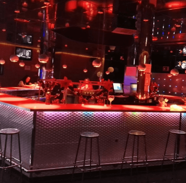 Sala Glamour - Nightclub in Riba Roja De Turia, Spain