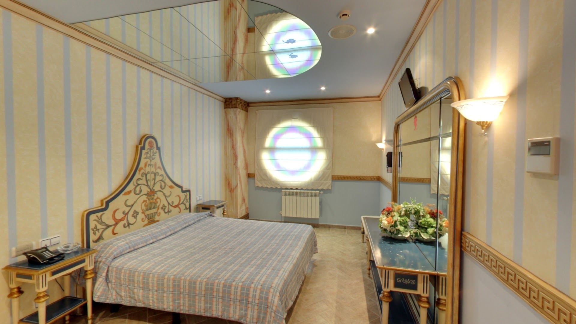 Hotel Palacio De La Rosa - Swinger Club in San Vicente Del Palacio, Spain