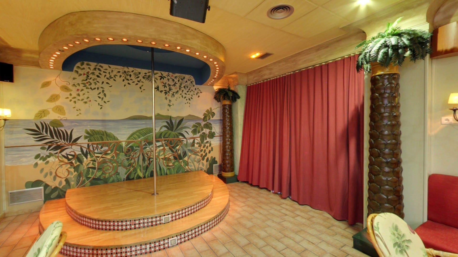Hotel Palacio De La Rosa - Swinger Club in San Vicente Del Palacio, Spain