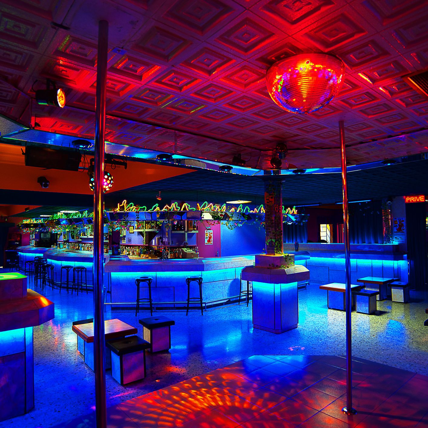 Hotel Club Nederland, Sant Fruitós de Bages & 1+ Best Nightclubs - Sex  Advisor