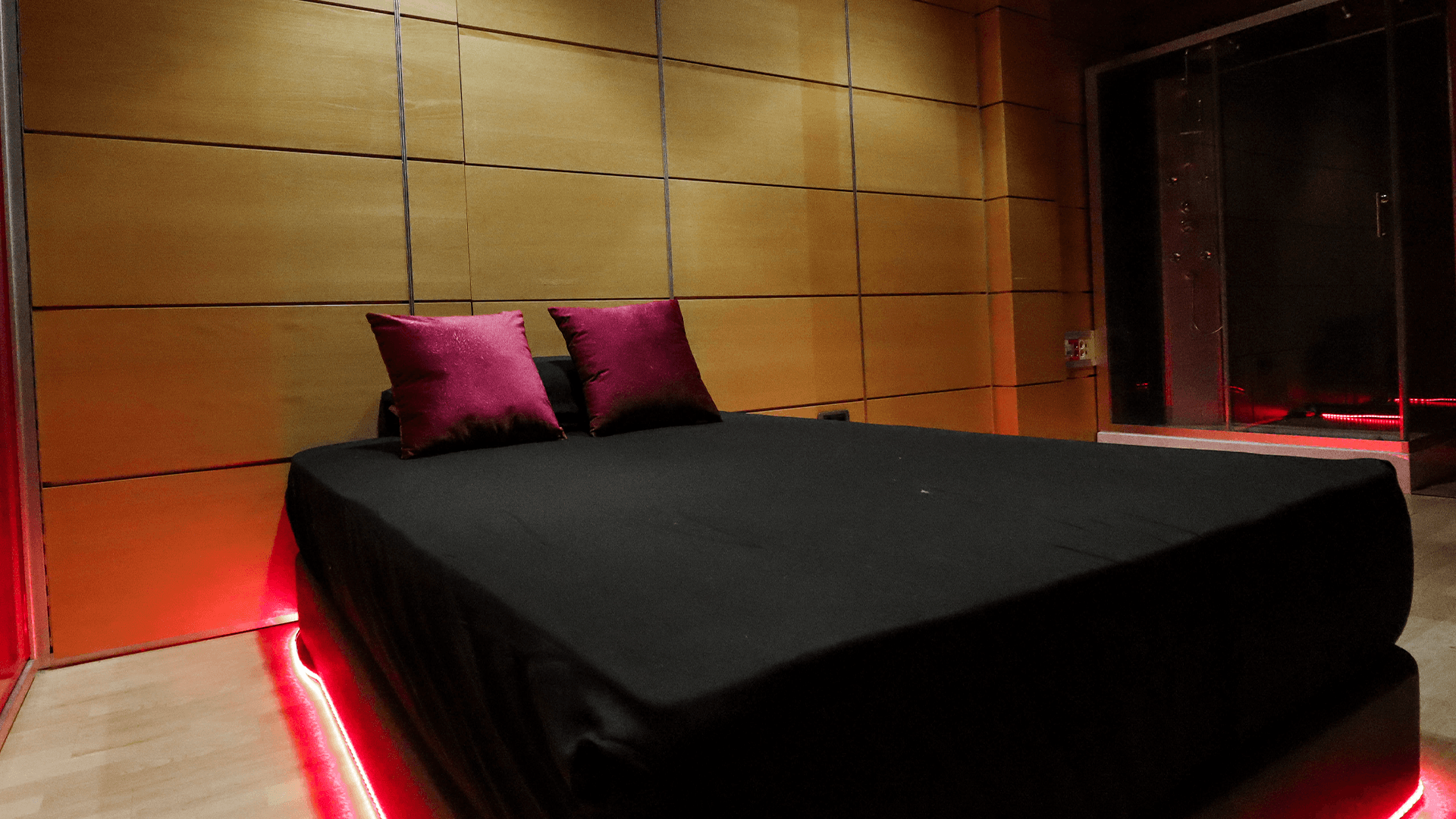 Royal Masajes - Erotic Massage in Seville, Spain