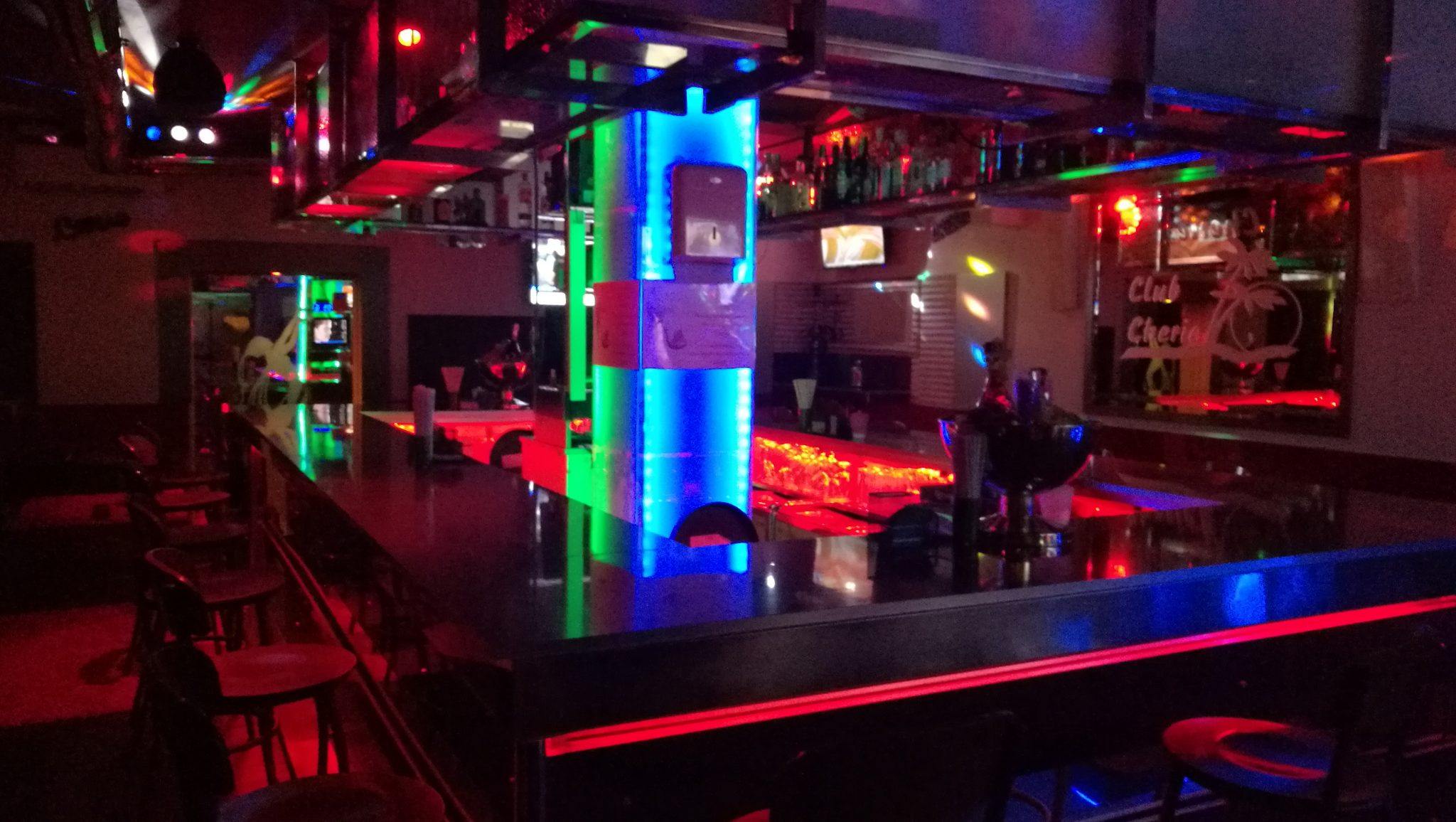 Hostal Club Cherie - Nightclub in Torremolinos, Spain