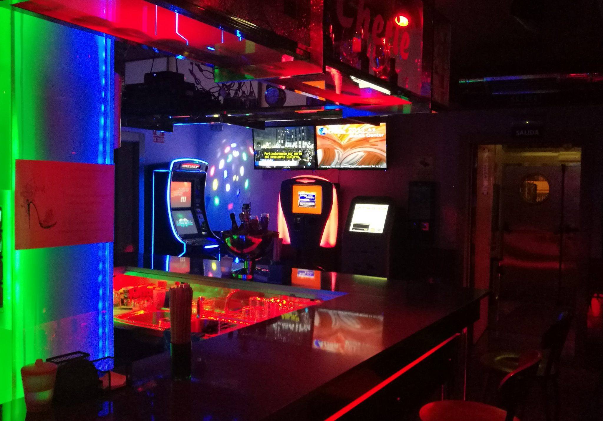 Hostal Club Cherie - Nightclub in Torremolinos, Spain