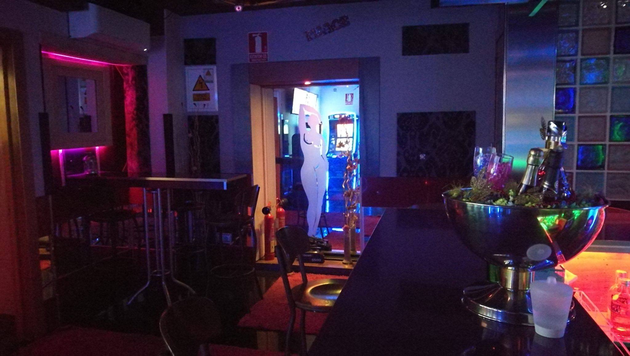 Hostal Club Cherie - Nightclub in Torremolinos, Spain