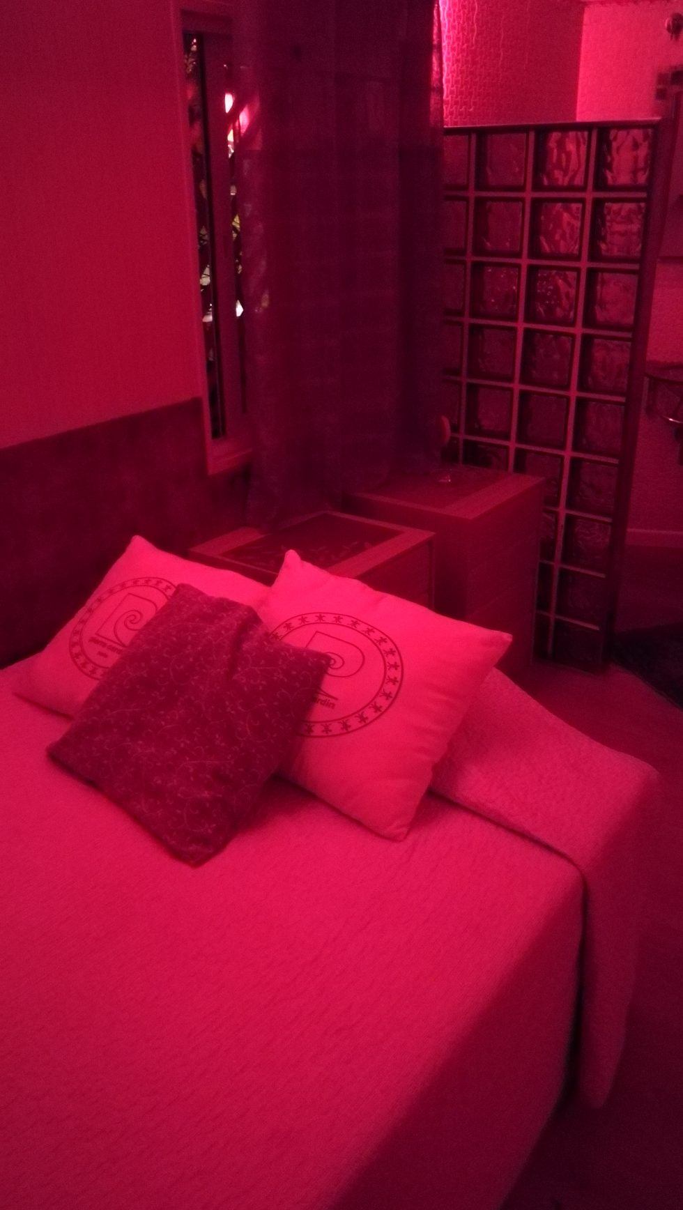Hostal Club Cherie - Nightclub in Torremolinos, Spain