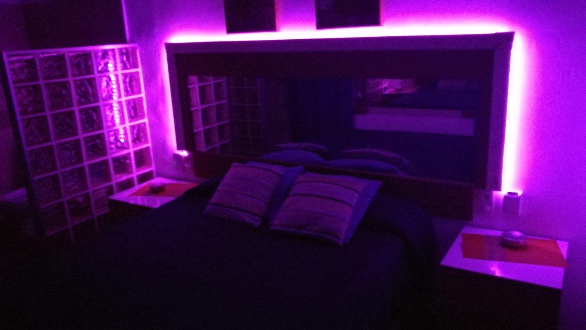 Hostal Club Cherie - Nightclub in Torremolinos, Spain