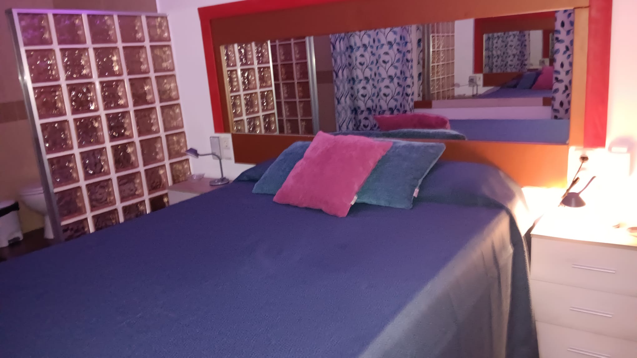 Hostal Club Cherie - Nightclub in Torremolinos, Spain