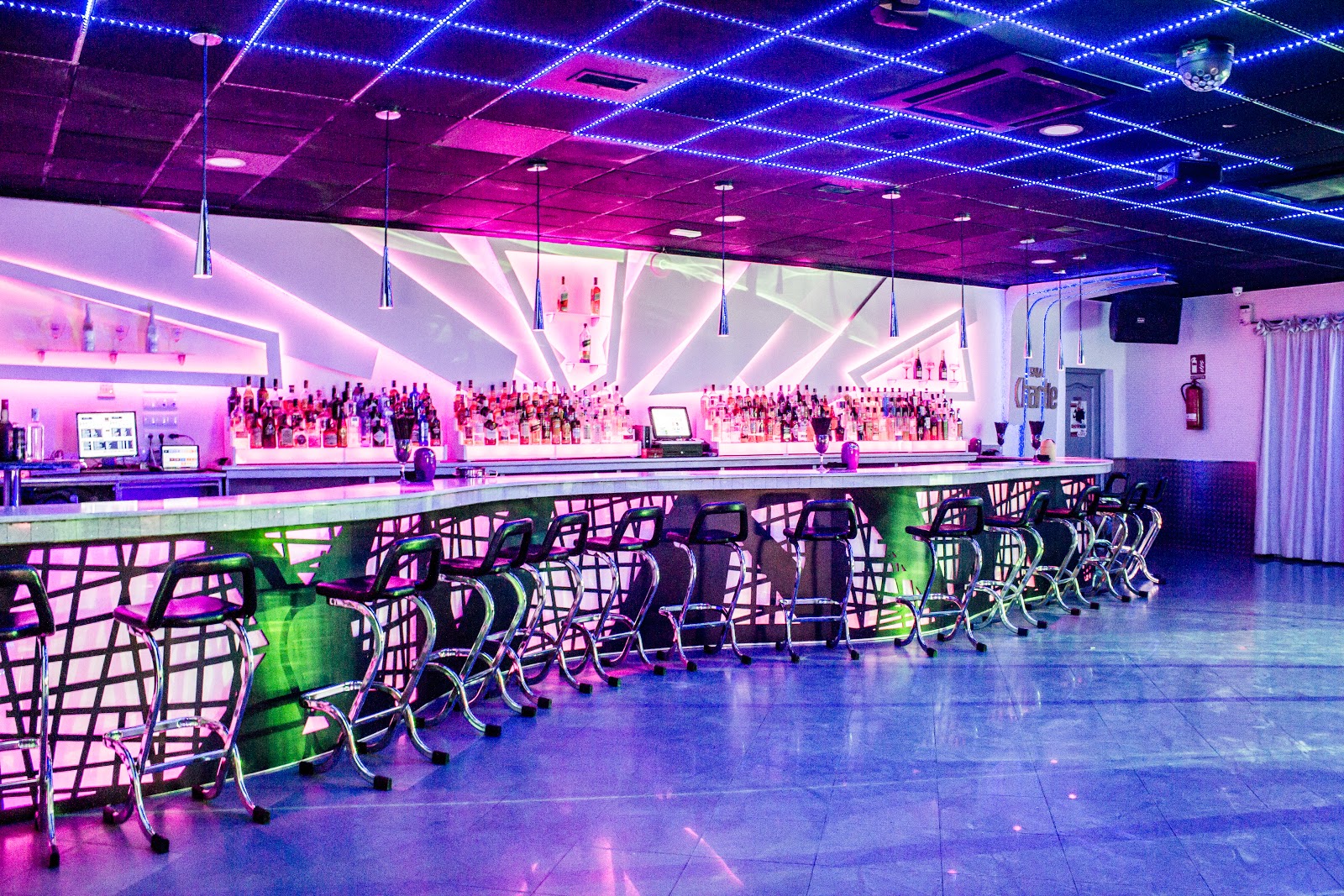 Sala Los Ángeles De Charlie - Nightclub in Valdepenas, Spain