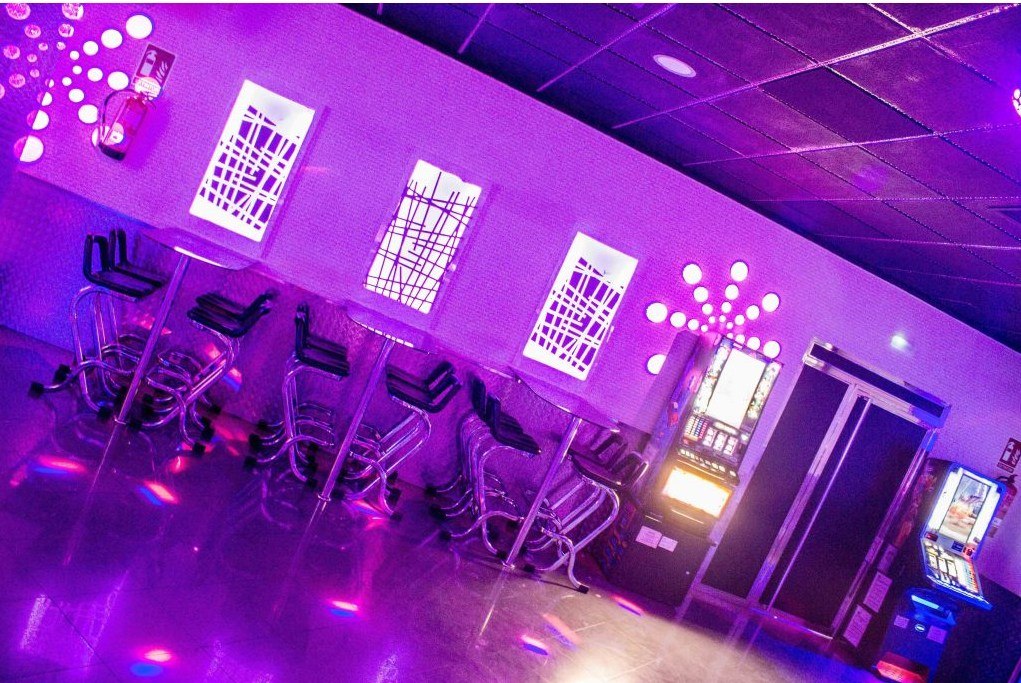 Sala Los Ángeles De Charlie - Nightclub in Valdepenas, Spain