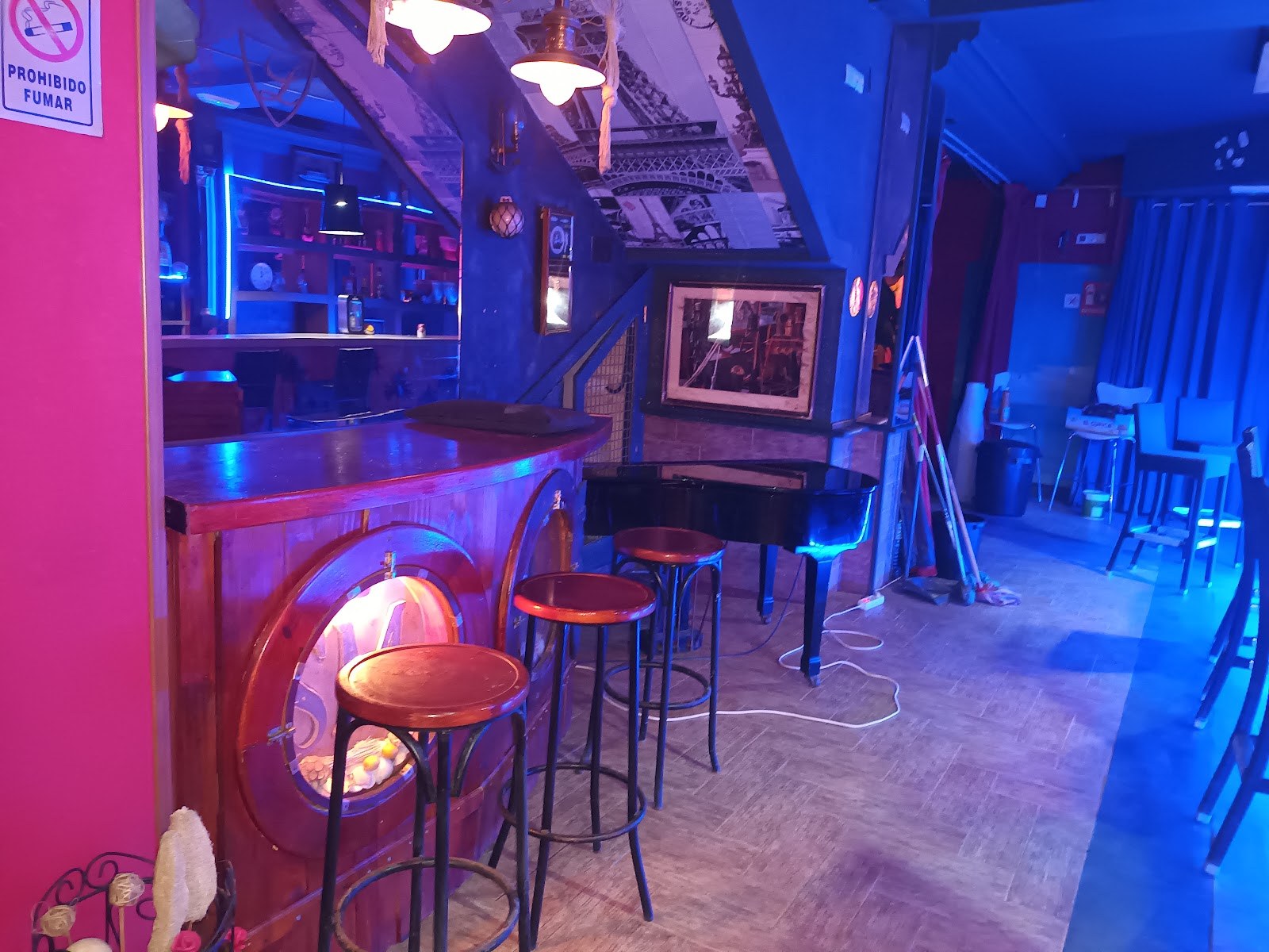 Pub Lorena - Nightclub in Valencia, Spain