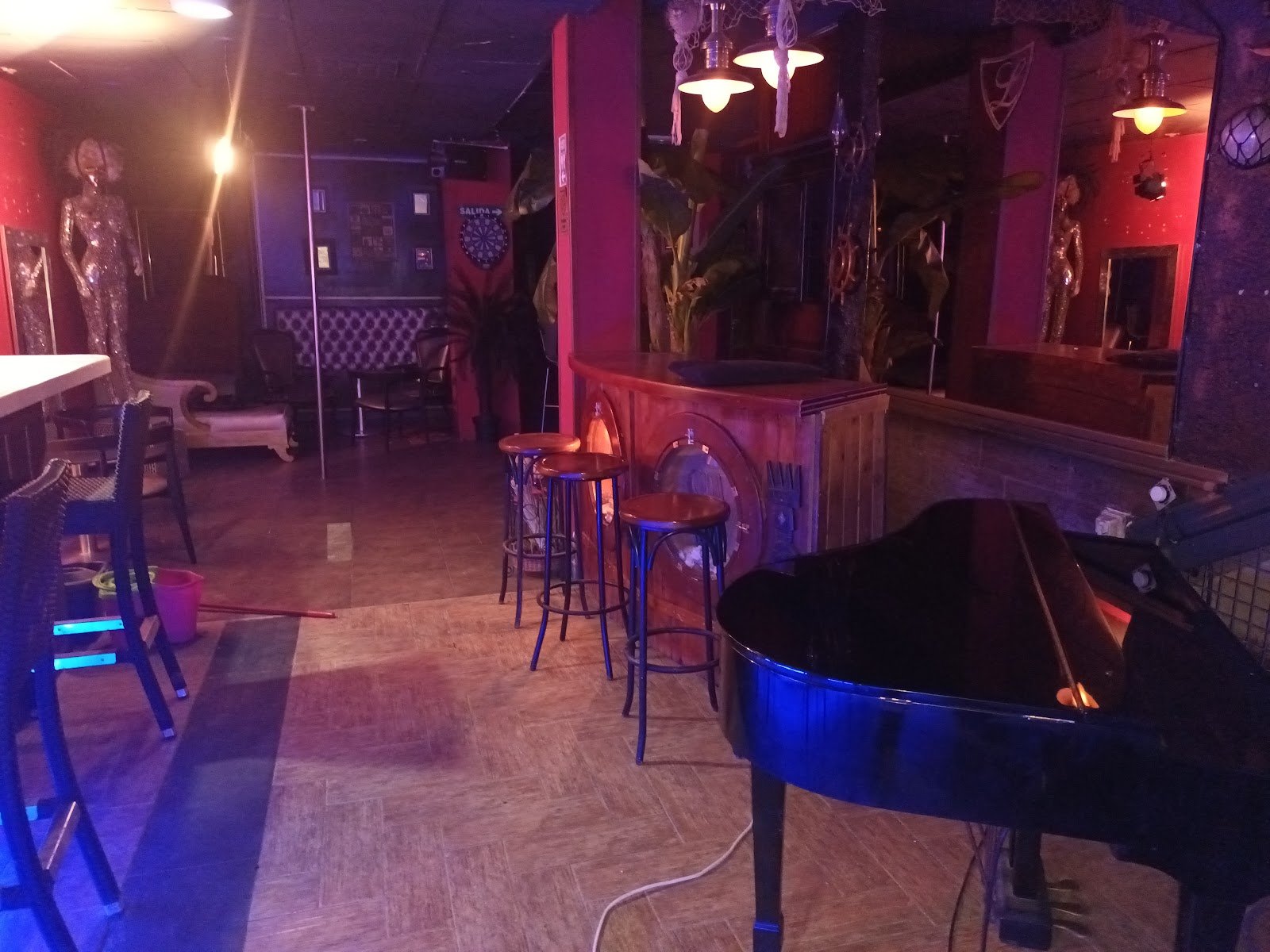 Pub Lorena - Nightclub in Valencia, Spain
