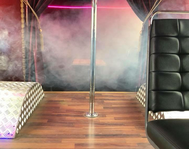 Crazy Candy Club - En Rullande Strippklubb - Nightclub in Stockholm, Sweden