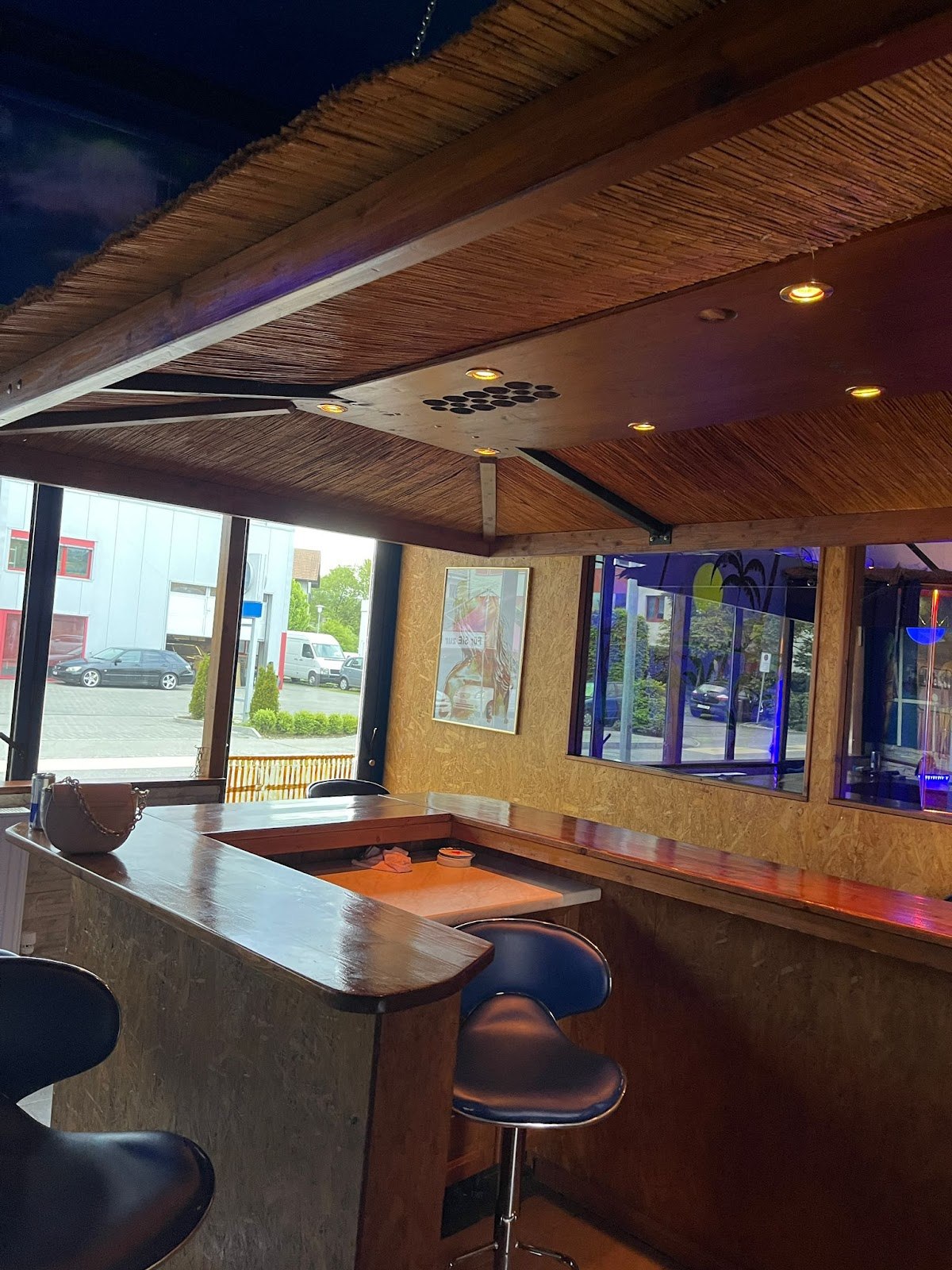 Hawaii Bar - Nightclub in Aarberg, Switzerland