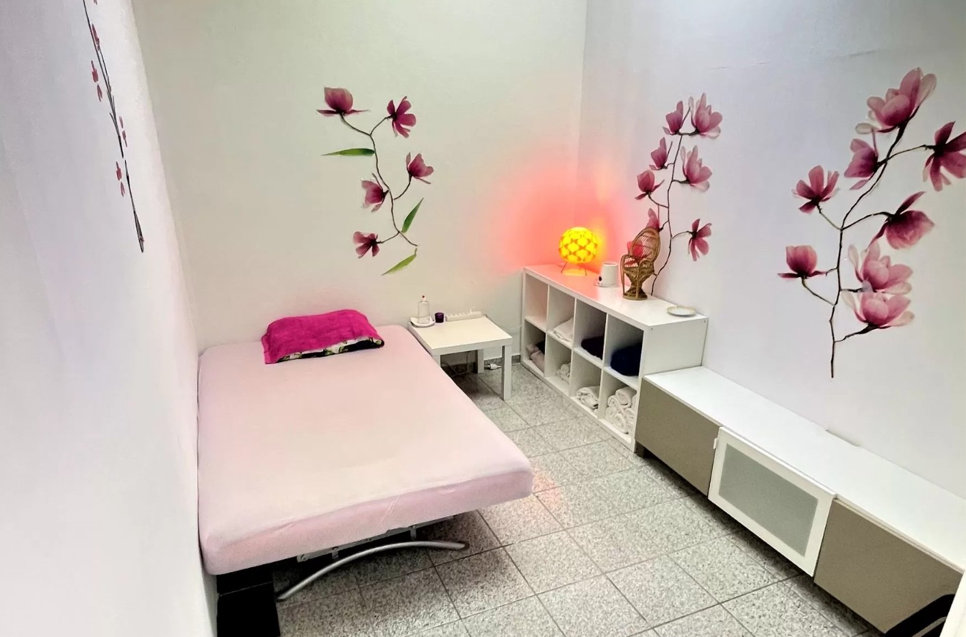 Your Girls Massage - Erotic Massage in Basel, Switzerland