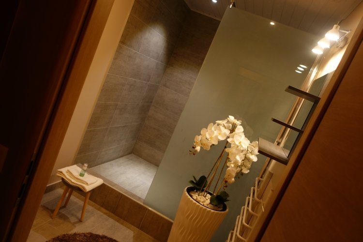 Erotische Massage - Erotic Massage in Bergdietikon, Switzerland