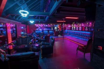Castello Kontaktbar - Nightclub in Brunnen, Switzerland