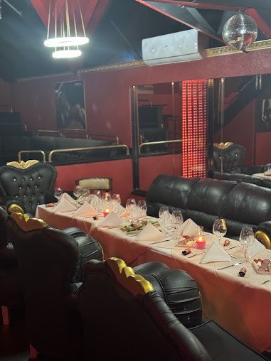 Castello Kontaktbar - Nightclub in Brunnen, Switzerland