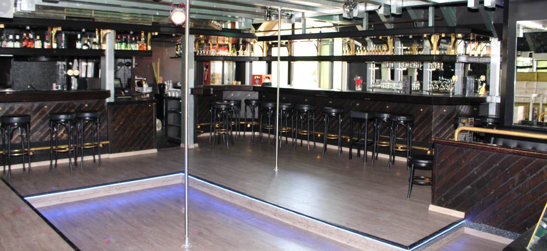 Miamor Contact Bar - Nightclub in Brunnen, Switzerland