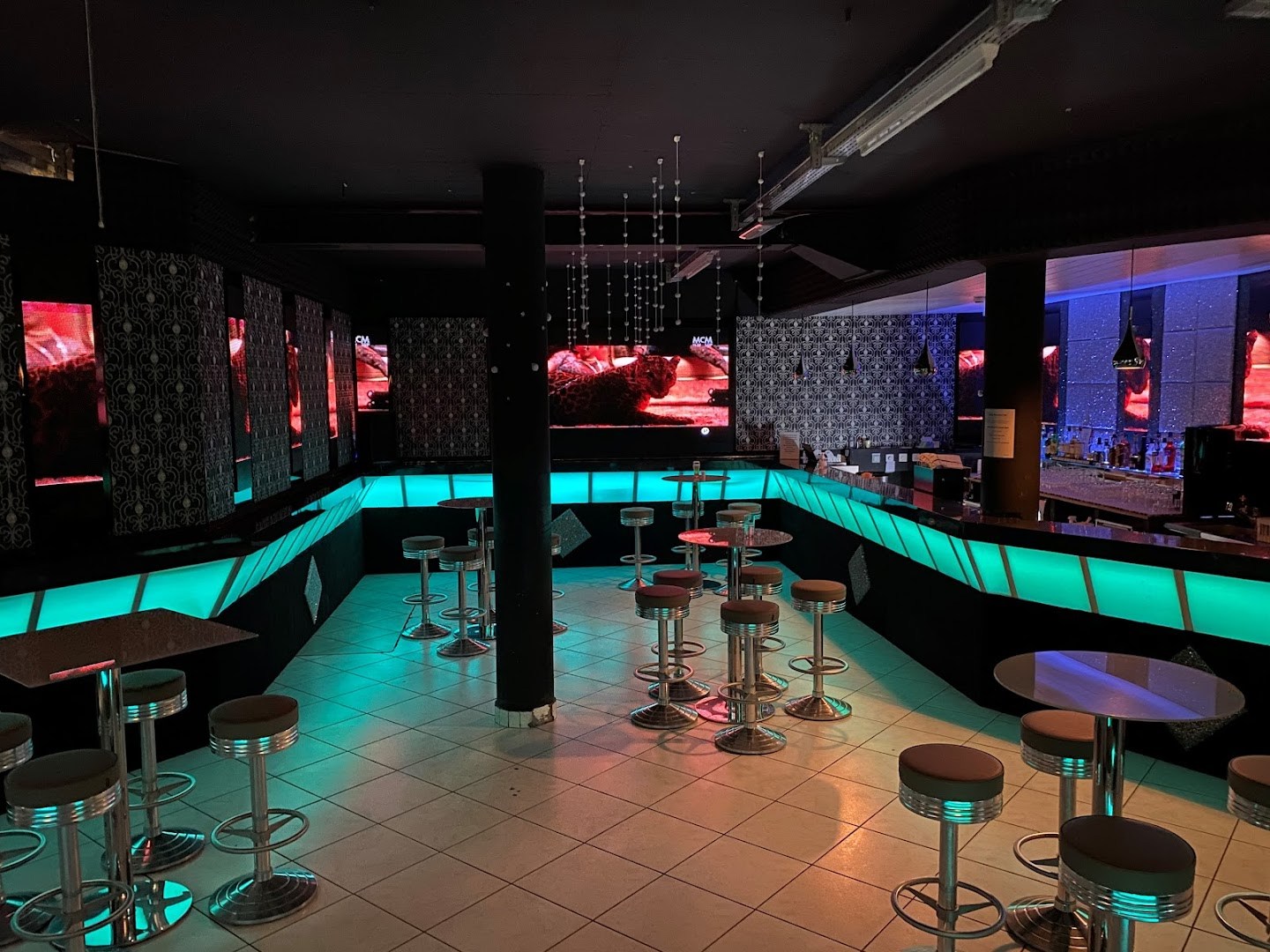 New Paradise Club - Nightclub in Crissier, Switzerland